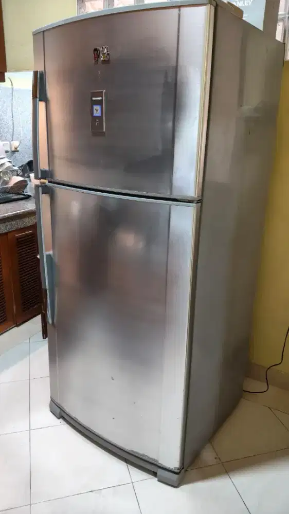 WTS Kulkas Sharp SJ-P712NLVSL