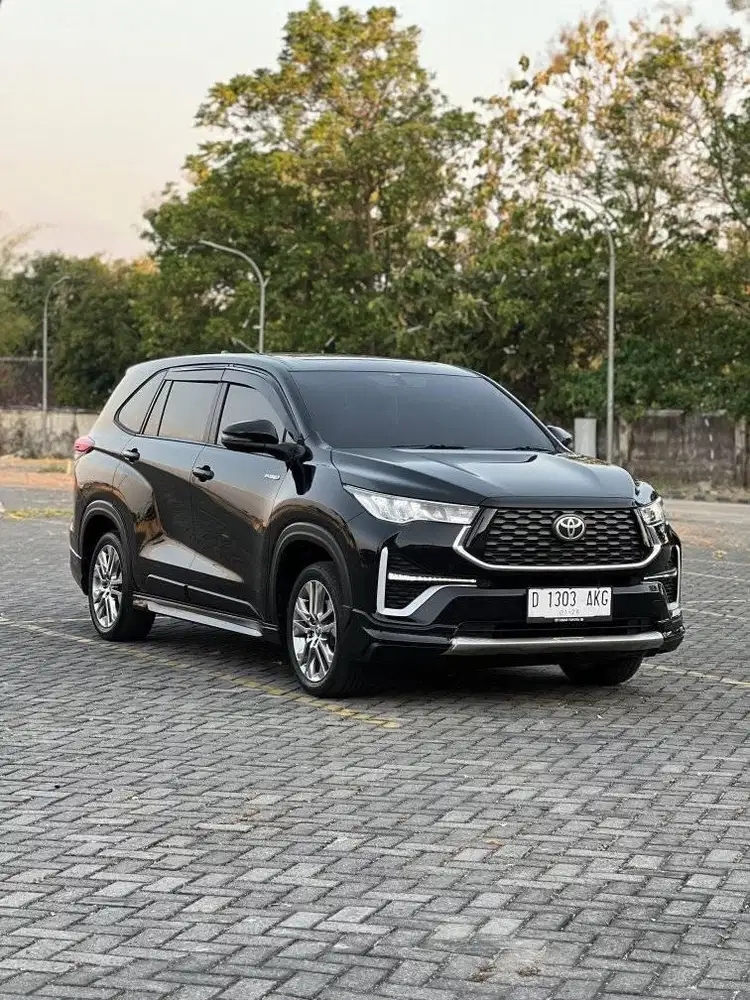 Innova Zenix Hybrid V up Q Modelista