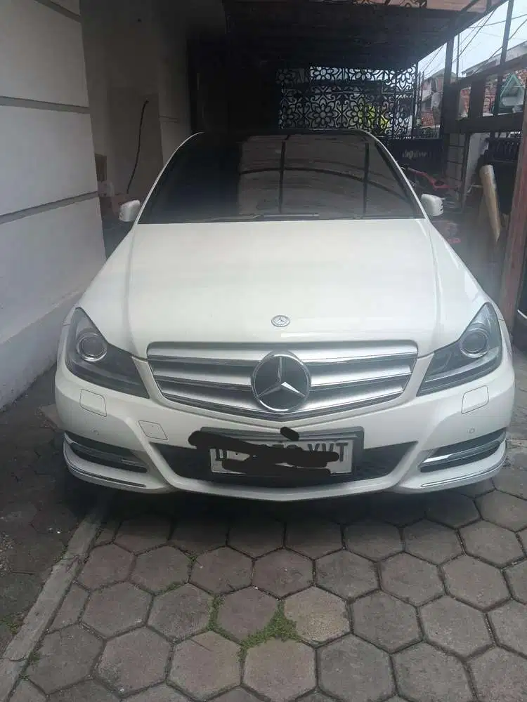 Mercedes-Benz C300 2012 Bensin
