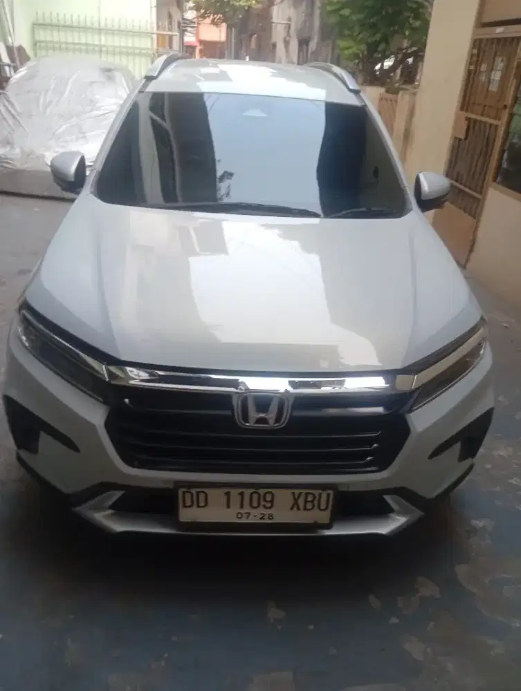 Honda BR-V Prestige sensing putih 2022-2023 putih