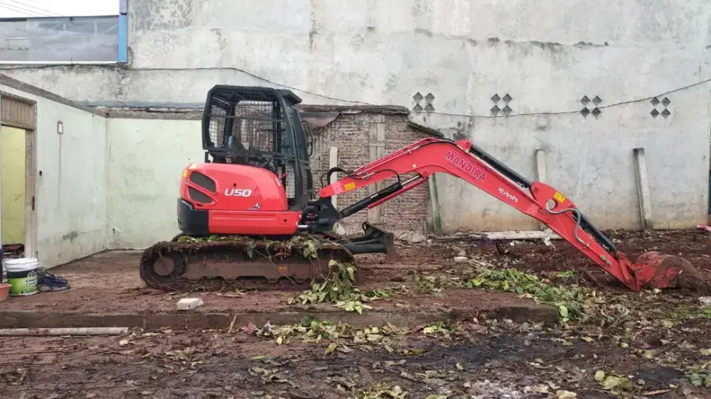 Excavator pc 50 wales 8ton dumptruck