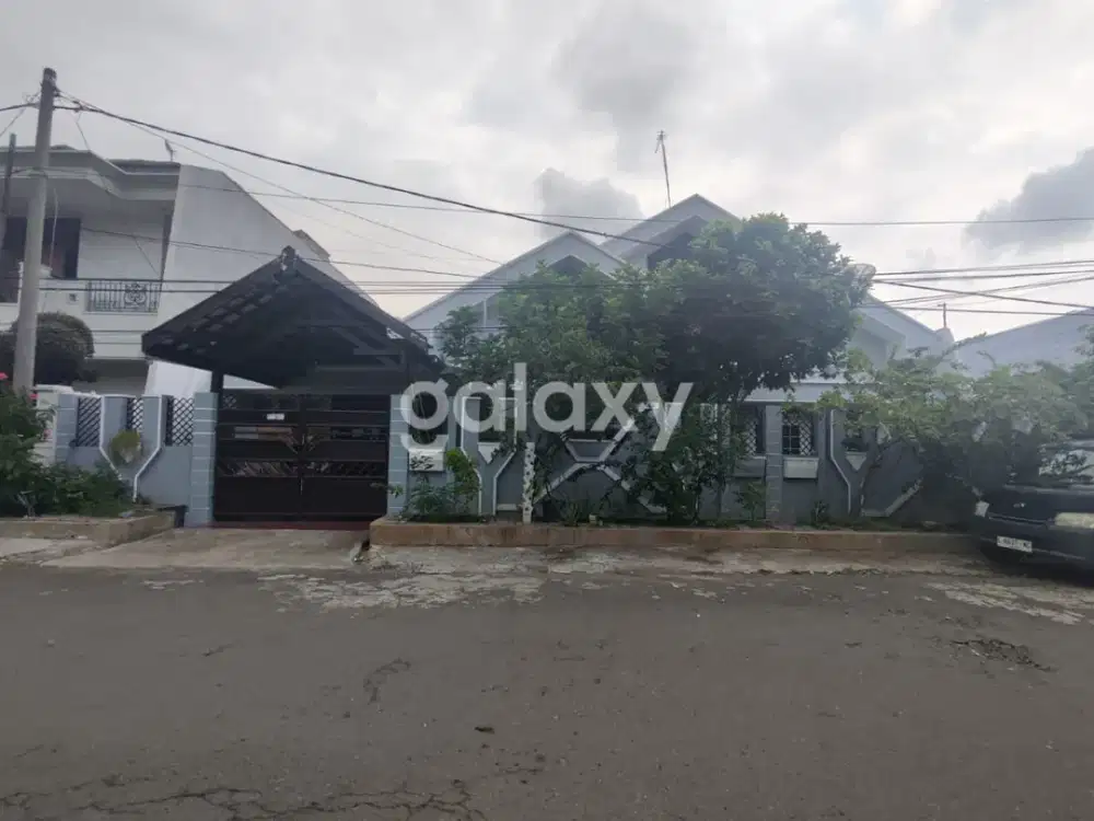 Lingkungan nyaman dekat ke Galaxy Mall,Rumah Dharmahusada Permai siap pakai