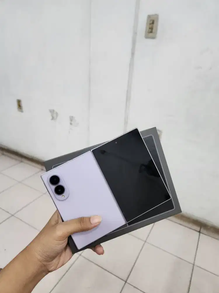 Samsung Z Fold 8 wide 256Gb Perfect - Grs resmi 10  bulan #Relax