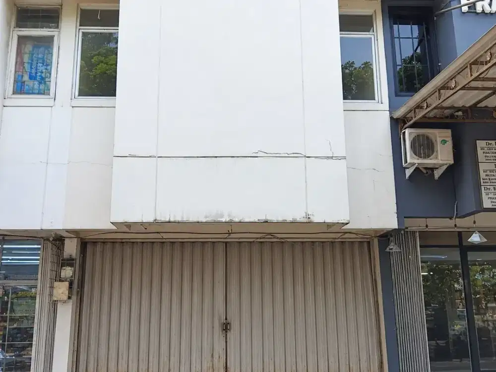Disewakan Ruko lokasi Strategis dipinggir jalan raya Graha Raya, Tangerang Selatan,Banten