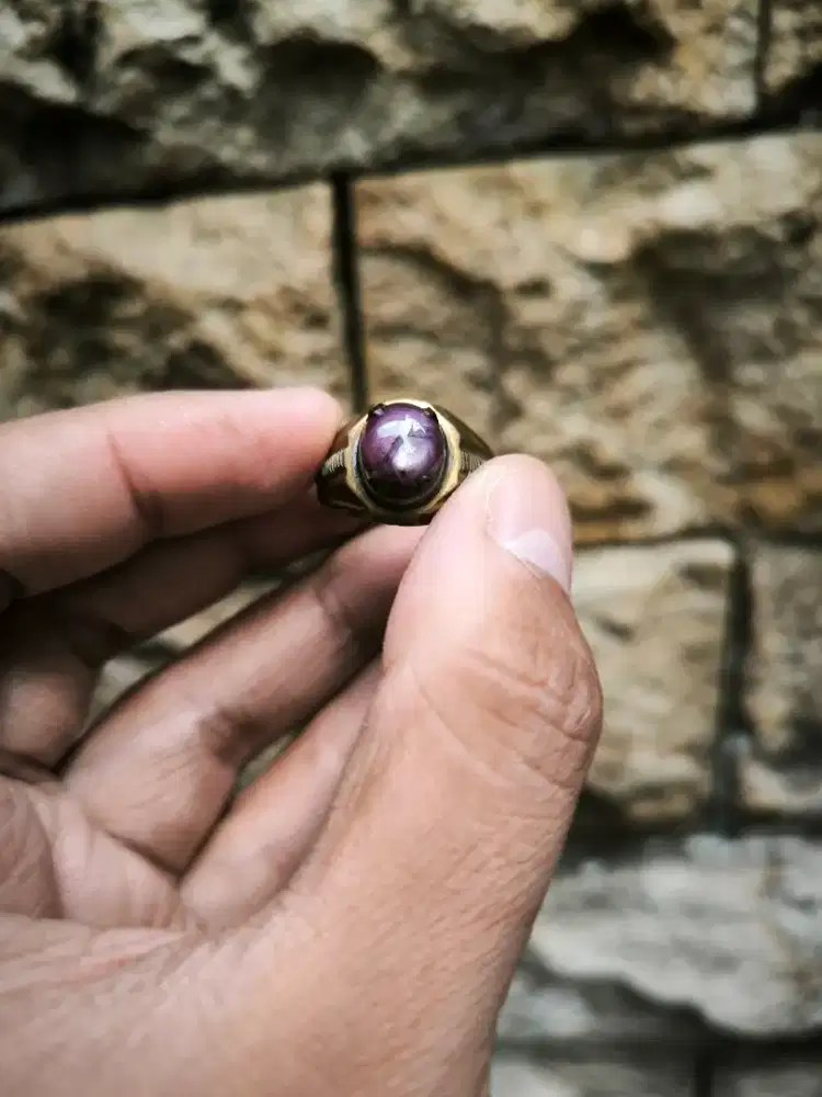 Cincin antik batu