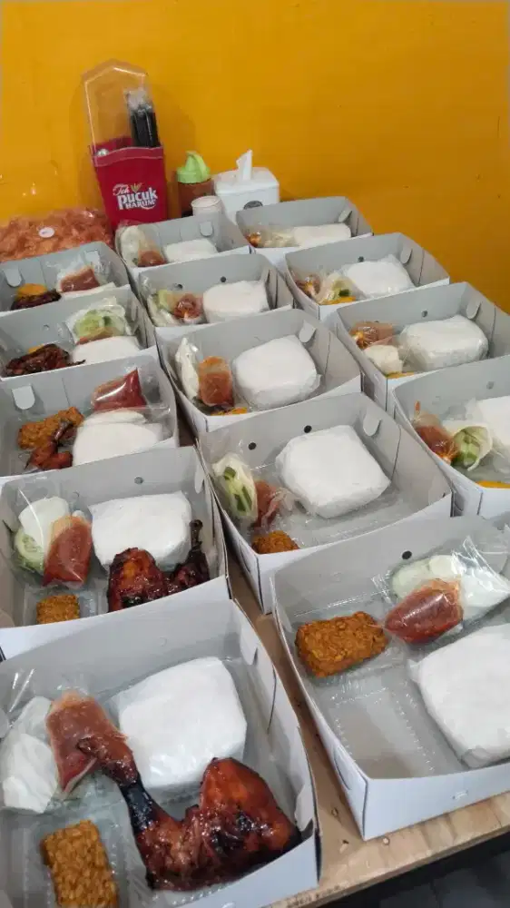 DIBUTUHKAN HELPER DAPUR UNTUK RUMAH MAKAN SEAFOOD DAN AYAM BAKAR