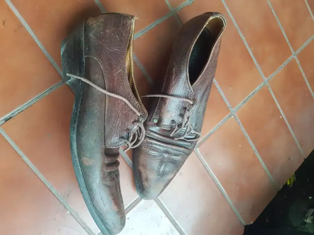 Sepatu cowboy coklat