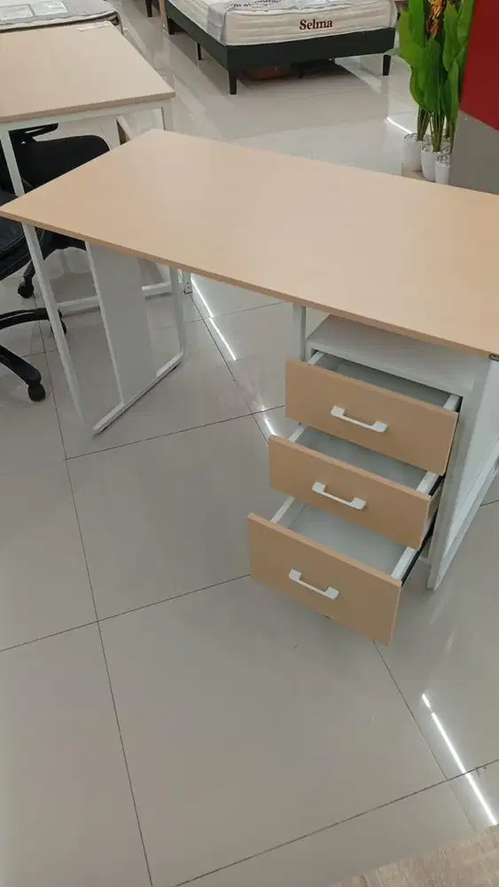 MEJA KANTOR MINIMALIS