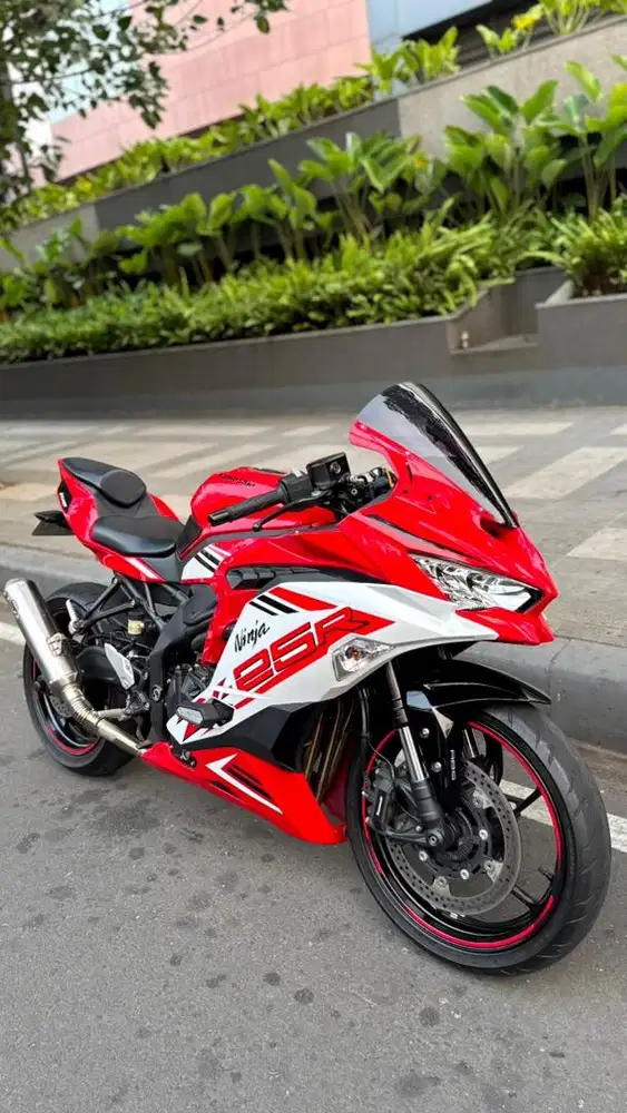 Kawasaki Ninja ZX25R Like New Kilometer 5rb!