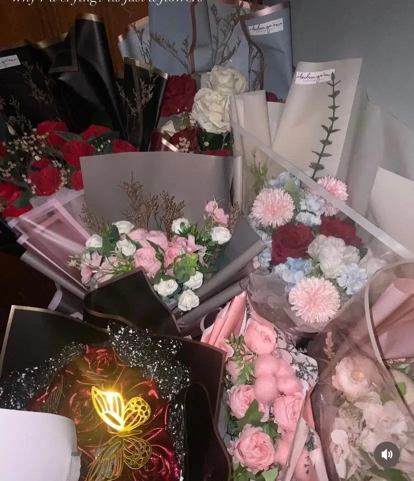 PRELOVED ARTIFICIAL BOUQUET SALE!