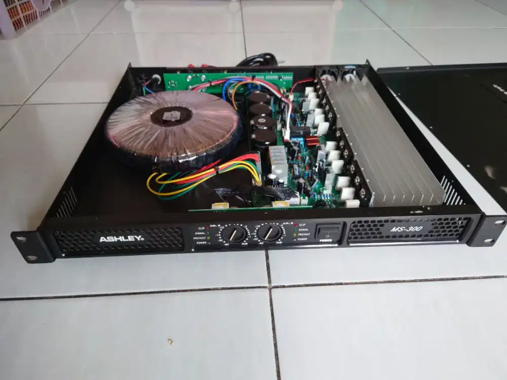 Amplifier ashley ms300