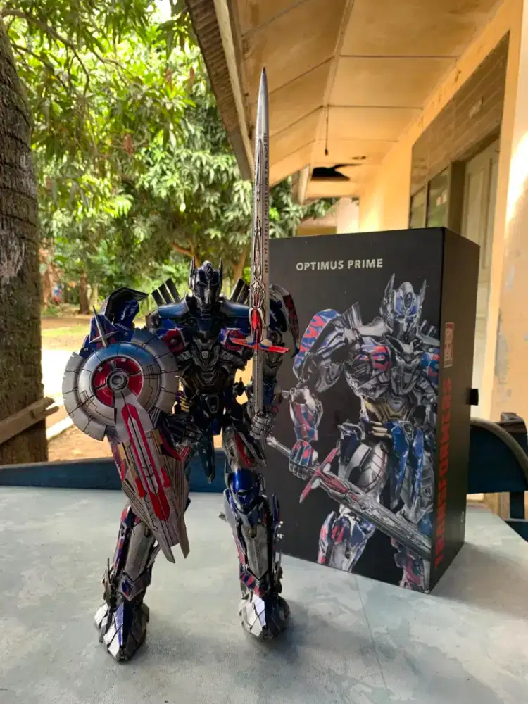 Genuine Comicave Transform Optimus Prime Action Figure Boxed (Nego)