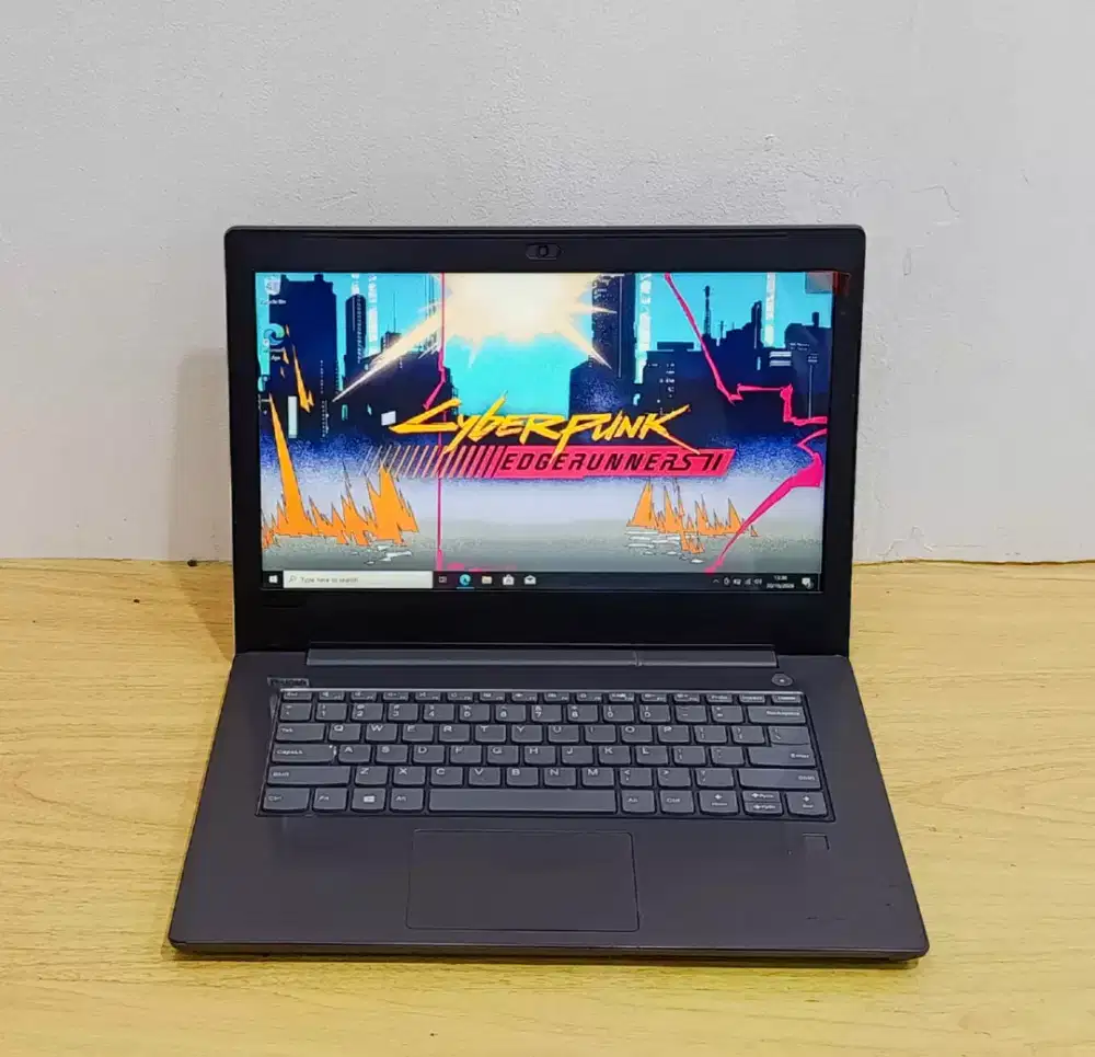 LENOVO V330-14IKB Processor Intel Core i5-8250 RAM 8GBGB SSD 256GB
