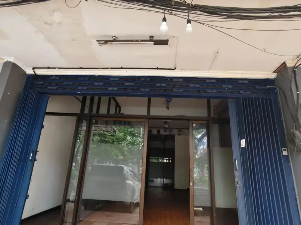 3 Lantai Terawat Ruko Panjang Jiwo