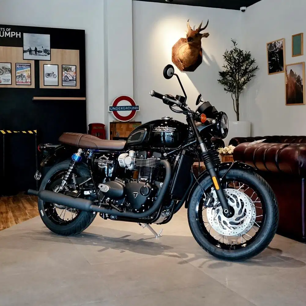 Triumph Bonneville T120 Black