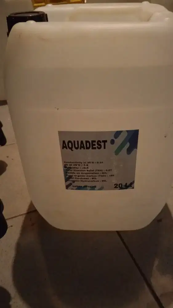 Borong Aquadest grade lab , msh baru ada 5 drigen , per drigen 20 Litr