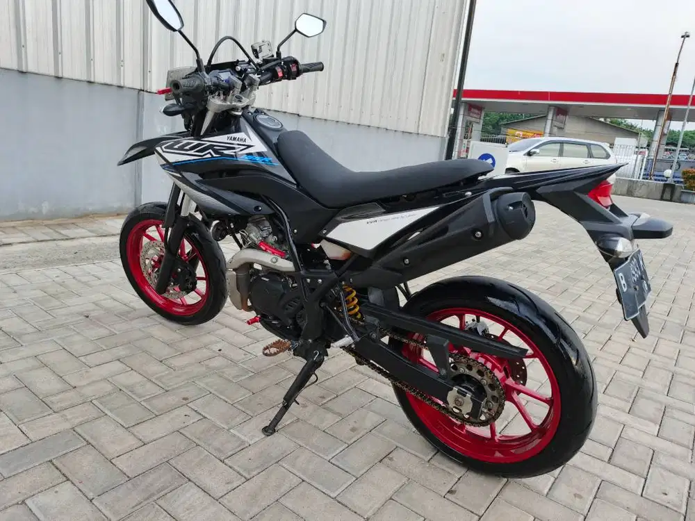 Yamaha WR 155 R biru hitam mulus
