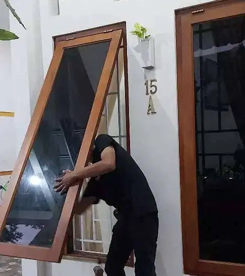 Specialist kaca film oneway satu arah stiker cermin unt rumah & kantor