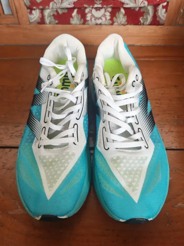 SEPATU RUNNING NB FUELCELL ELITE V4