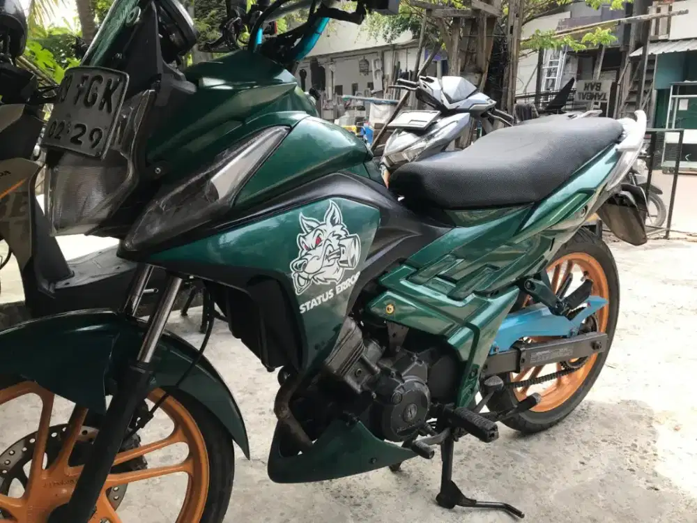 Dijual Honda cs 1 tahun 2011 SS lengkap