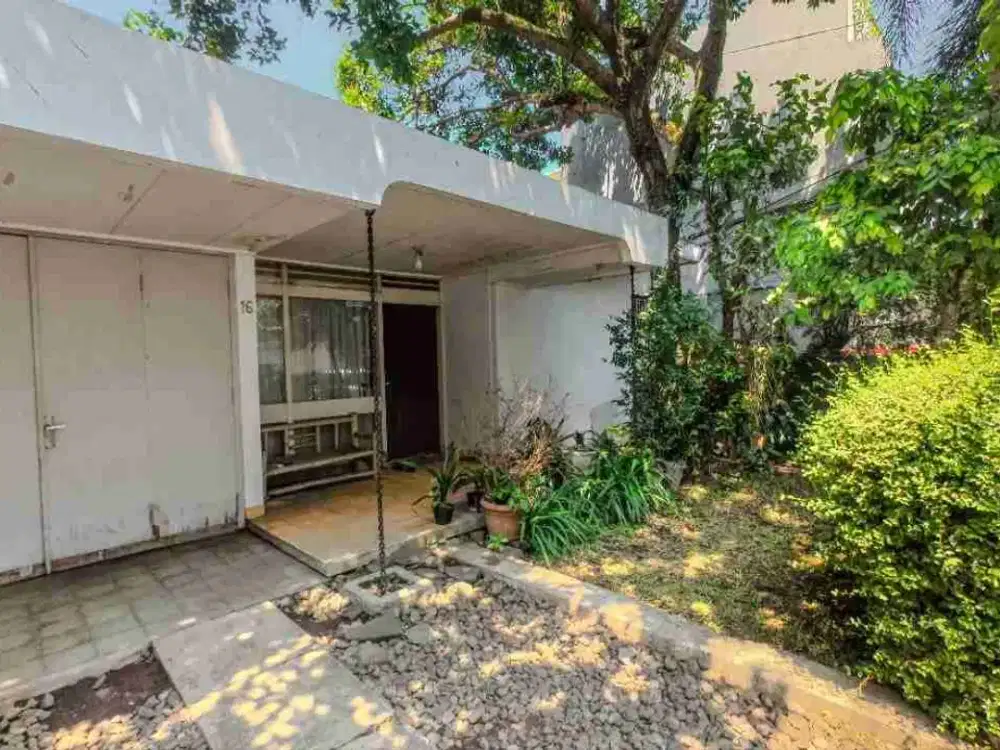 rumah lama kokoh terawat sayap dago dekat ITB, Unpad
