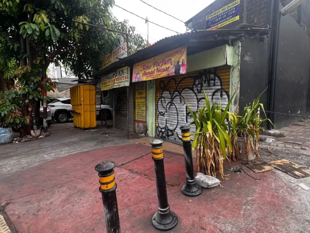 DIJUAL RUMAH PINGGIR JL RAYA BESAR COCOK UNTUK DIBANGUN RUKO  DI JL. DEWI SARTIKA, CILILITAN, JAKARTA TIMUR