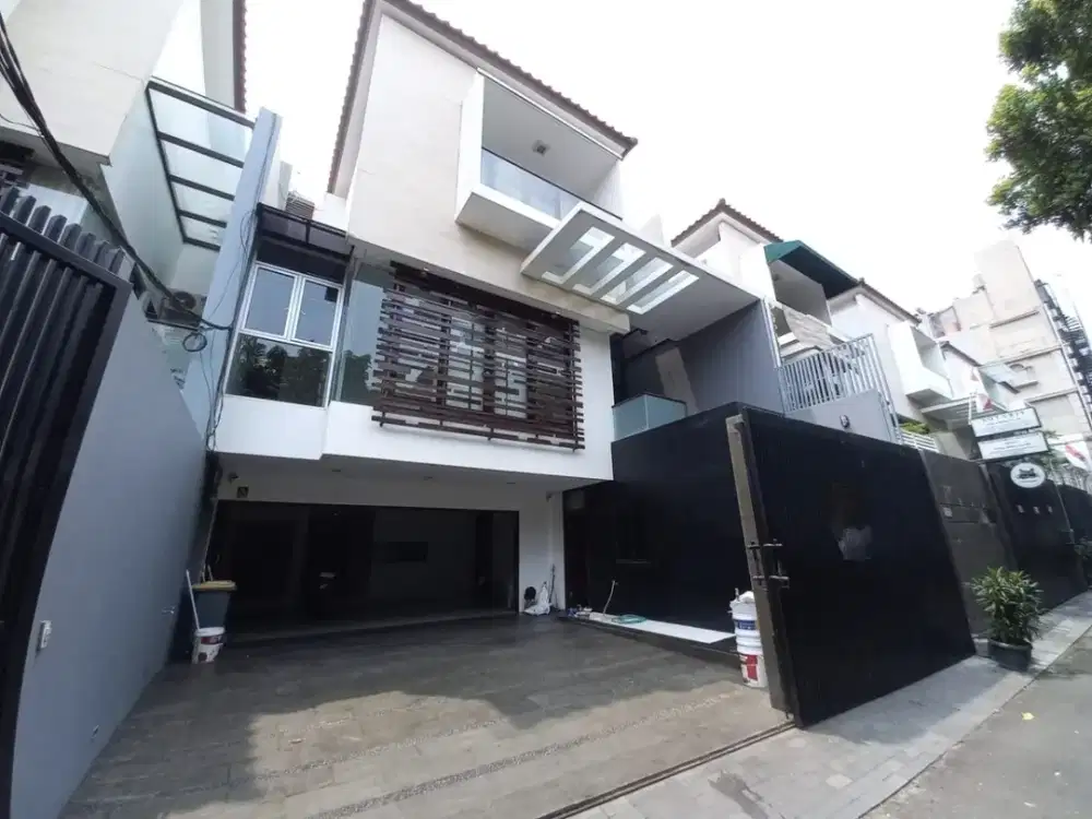 DIJUAL CEPAT MURAH RUMAH 3 LANTAI DI RADIO DALAM KEBAYORAN BARU