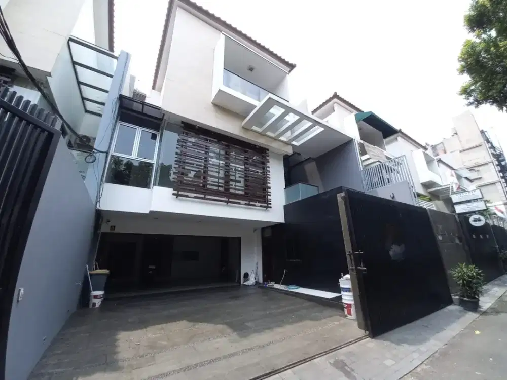 DIJUAL CEPAT MURAH RUMAH 3 LANTAI DI RADIO DALAM KEBAYORAN BARU