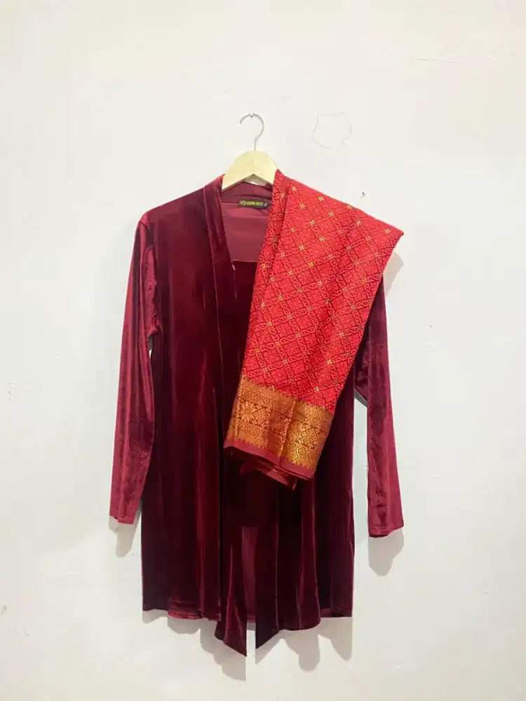 Kebaya beludru  satu set