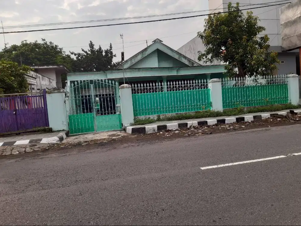 Dijual Rumah dan Tanah Sangat Strategis dekat Kantor Pemkab. Kediri !!