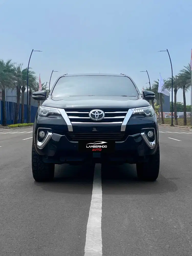 TOYOTA FORTUNER VRZ 2.4 TURBO DIESEL 2017 HITAM LOW ODO