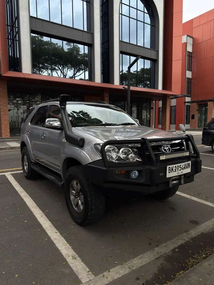 Toyota Fortuner 2005 Bensin 4x4