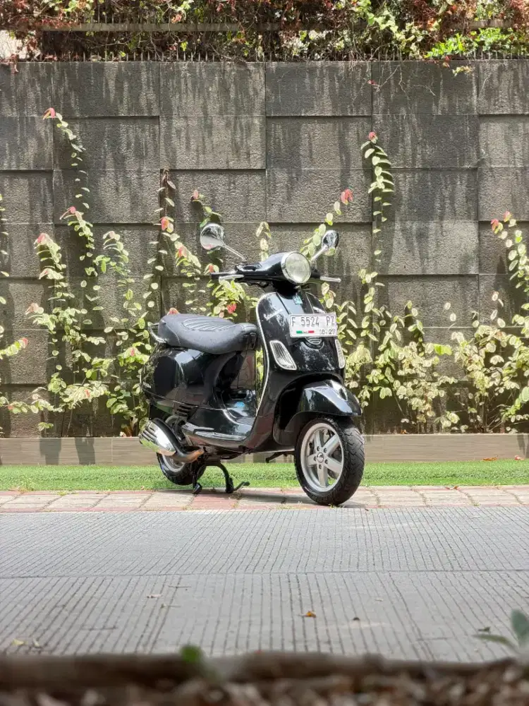 DIJUAL PIAGGIO VESPA LX 150 2V THN 2011 PERFECT CONDITION