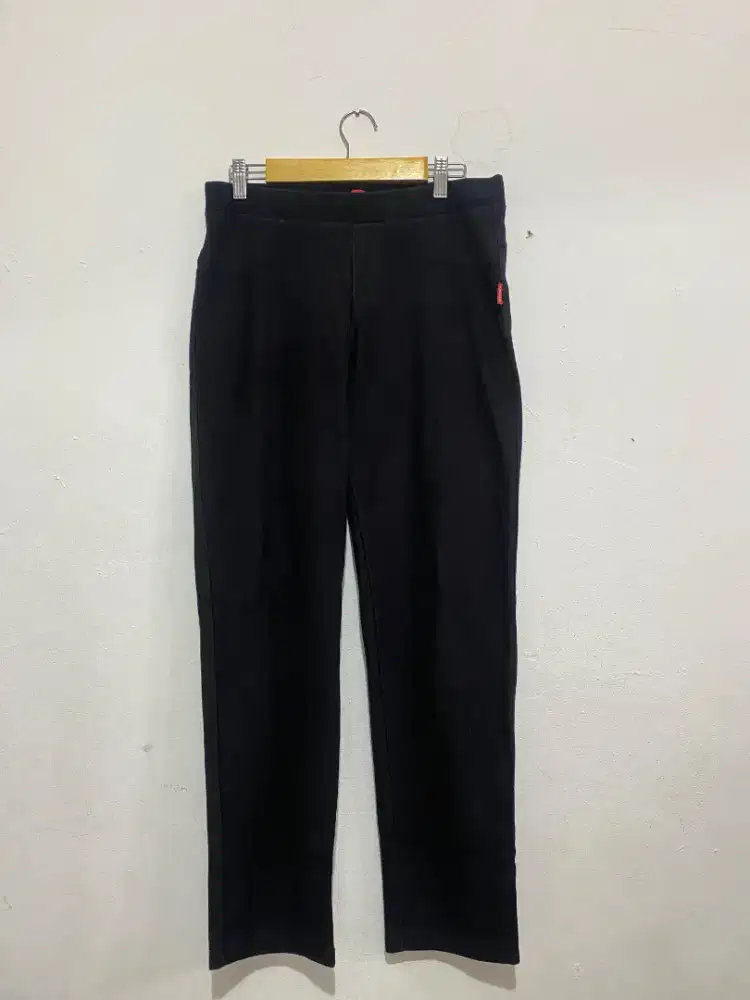 Celana street dari brand Dauky