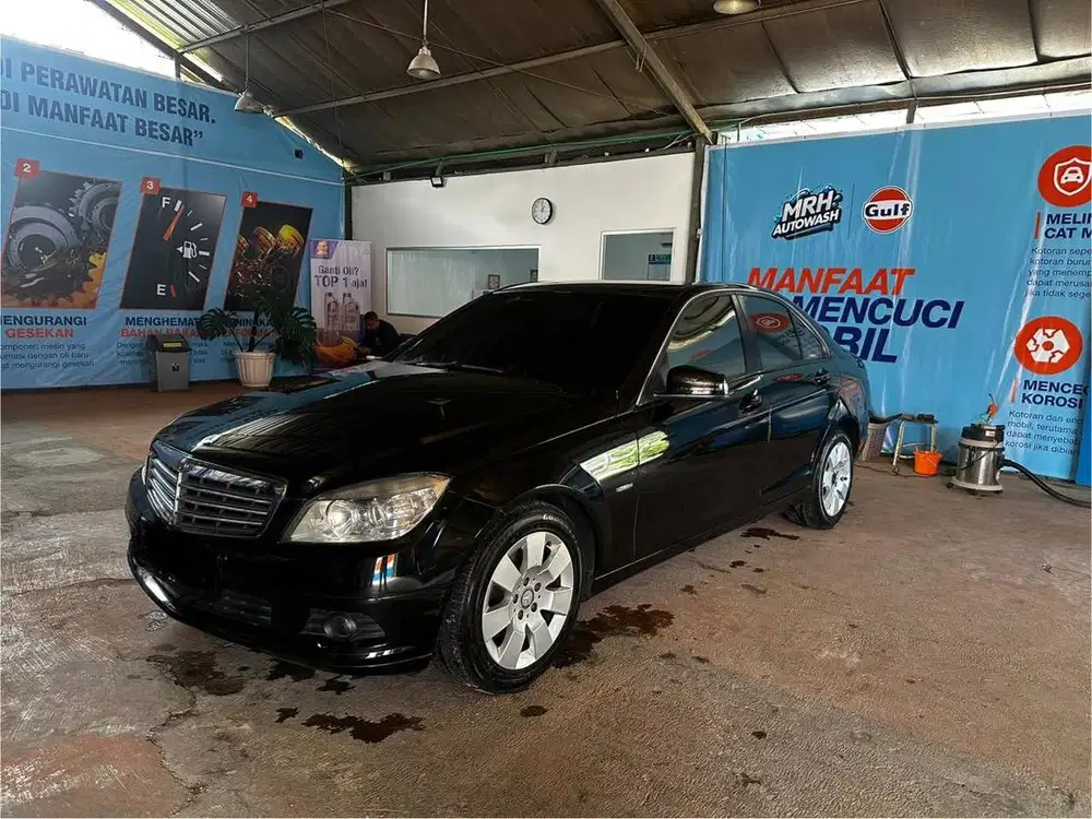 W204 CGI 2010 Hitam 79KM - ISTIMEWA