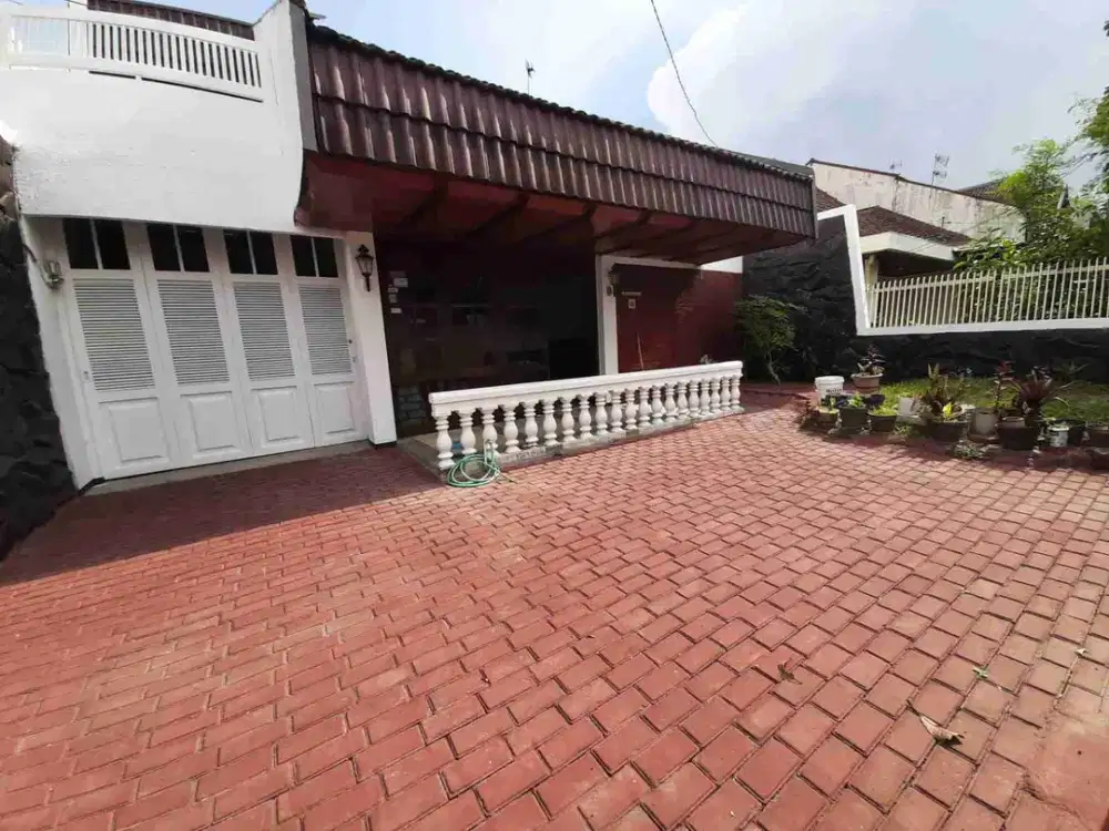 Rumah terawat pusat kota sayap Riau dekat Gedung sate