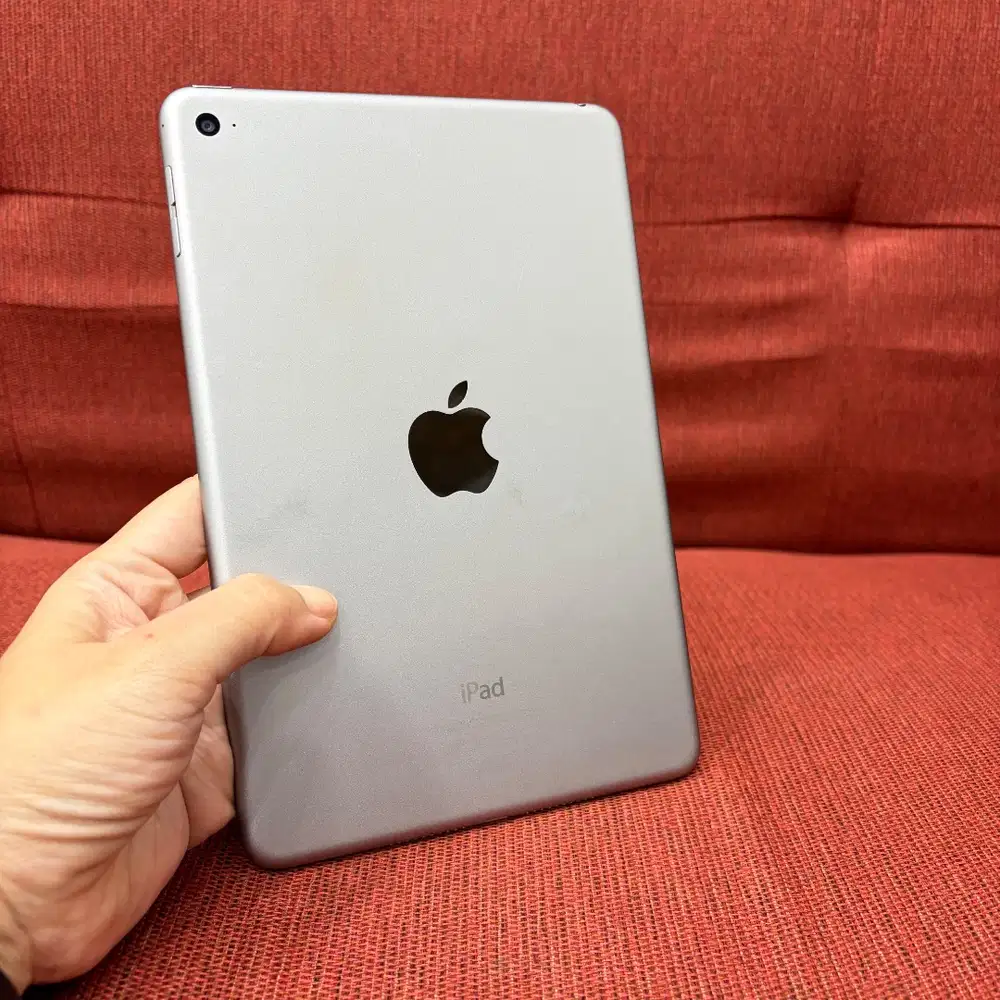 iPad mini 4 WiFi only 128GB Space Gray
