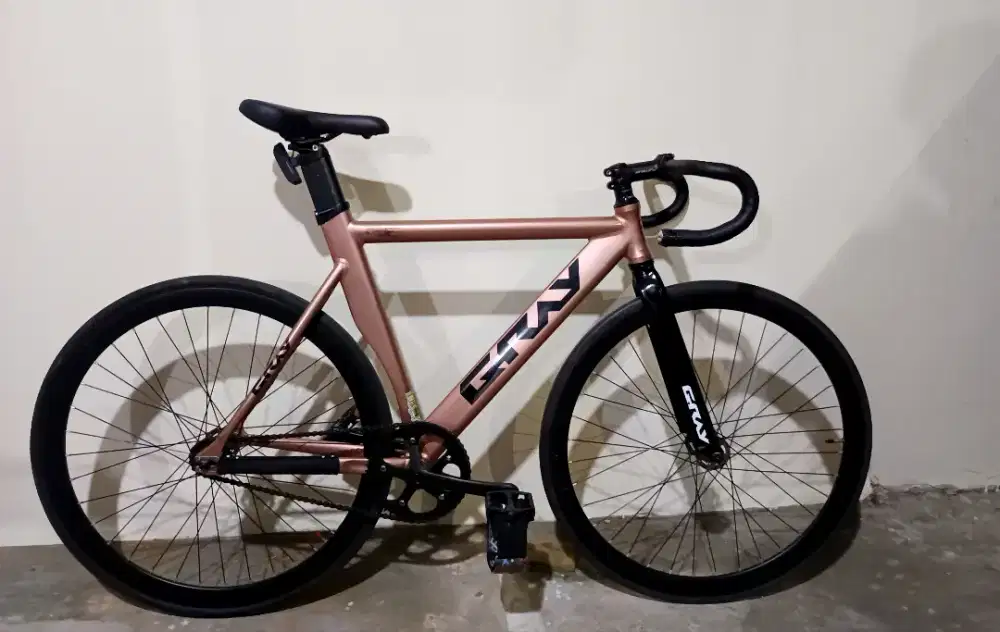 Sepeda fixie gray sprint f16