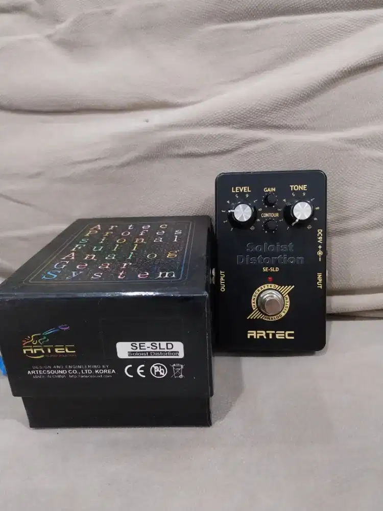 Efek distorsi artec soloist distortion