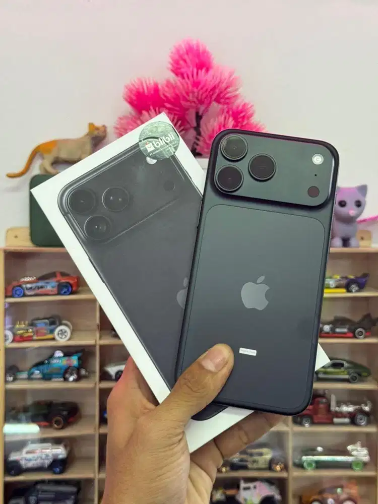 Iphone 18 promax 512gb black second like new resmi GDN ( blibli )