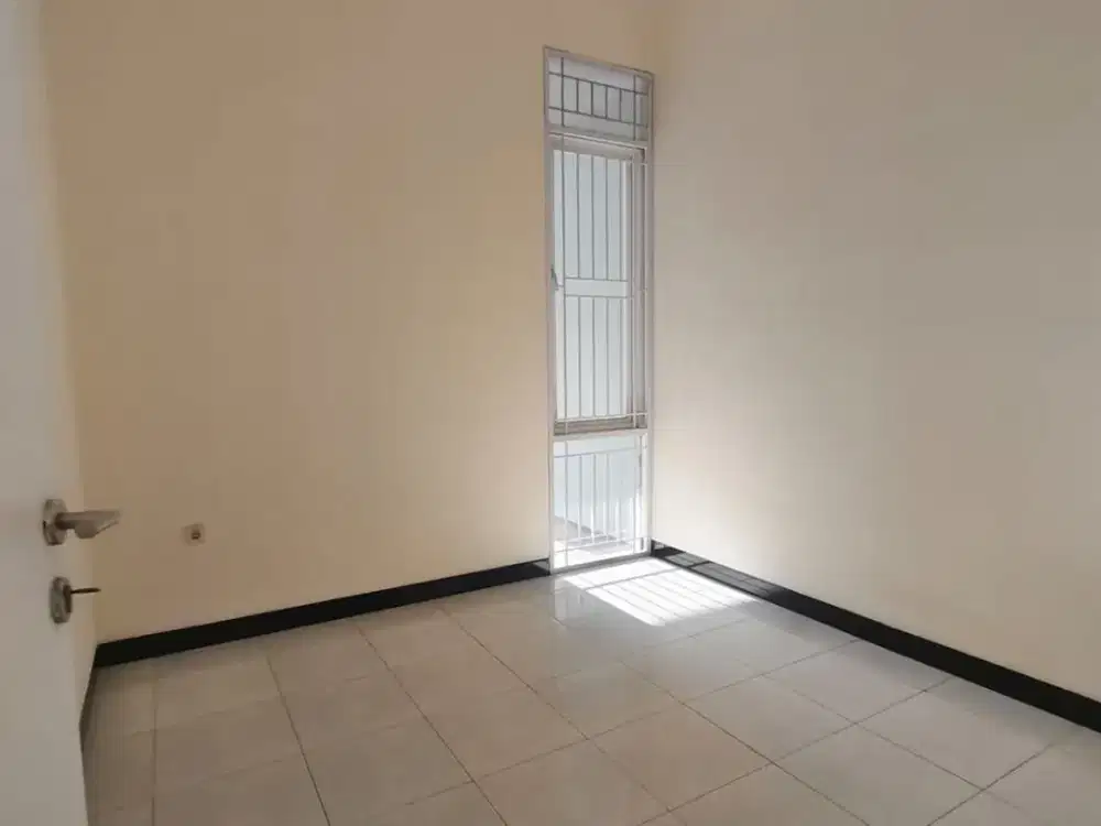 Dijual Rumah Minimalis di Taman Kopo Indah TKI 5