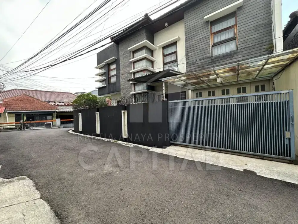 RUMAH HUK NAN NYAMAN DI LINGKUNGAN AMAN TENGAH KOTA AREA SUKALUYU SURAPATI DEKAT BANGET KE DAGO