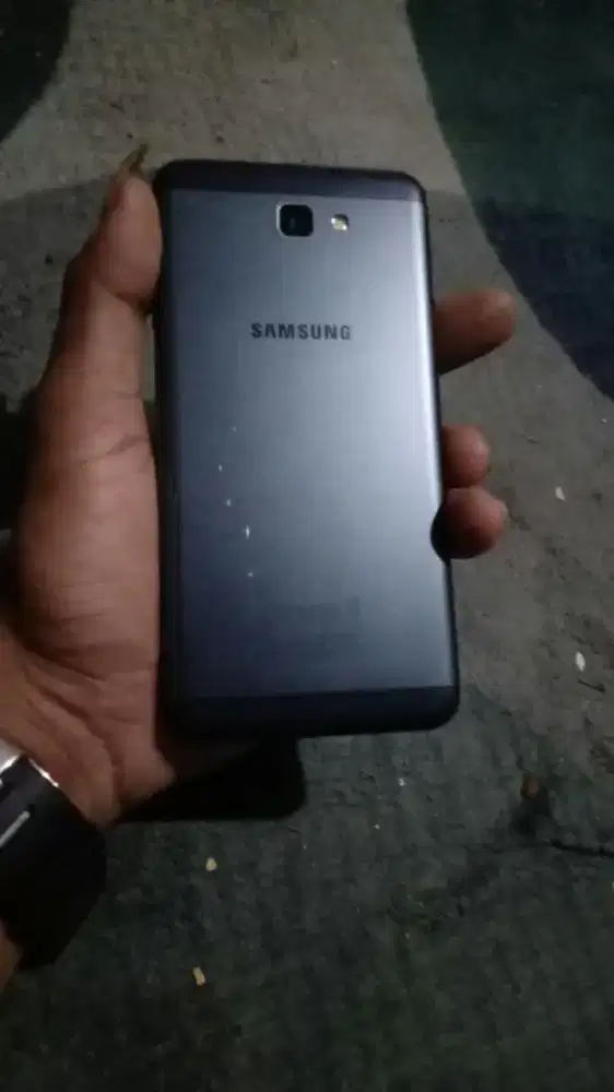Di jual hp Samsung j7 prime