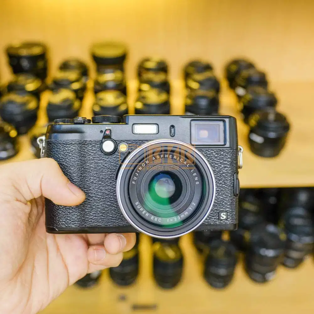 [ Fujifilm X100S Fullset Mulus ]