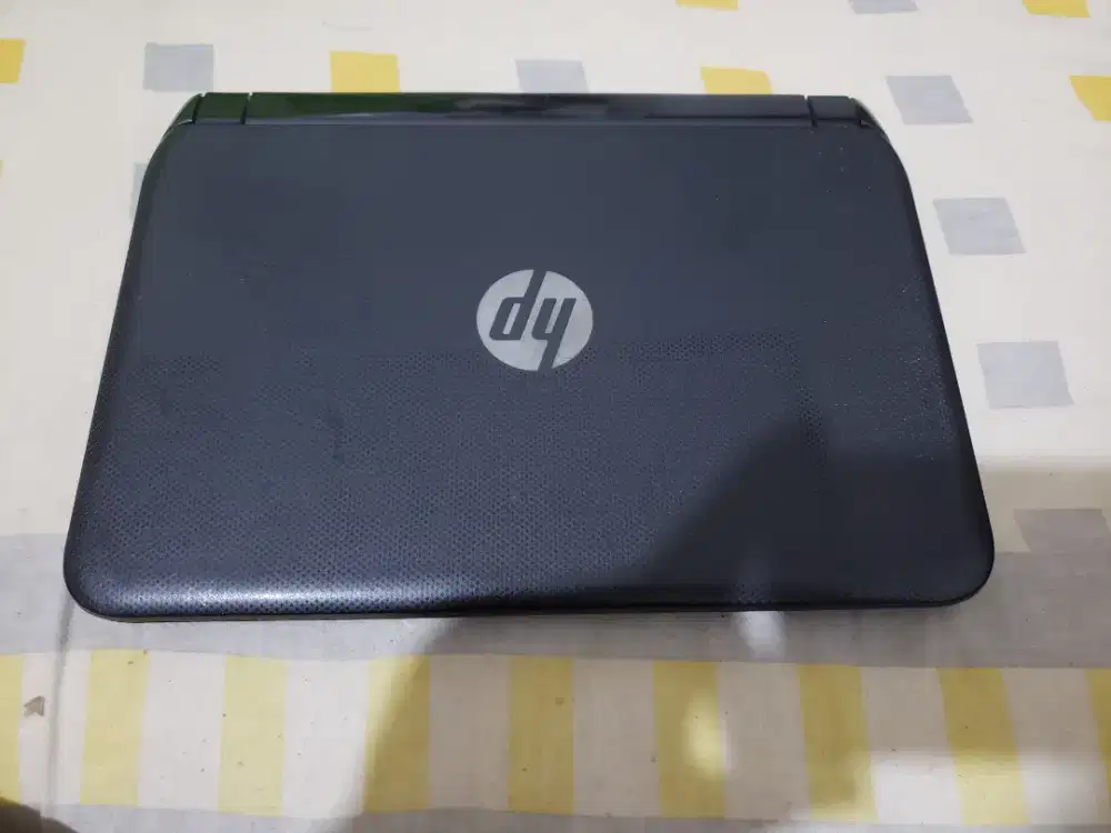Laptop HP kecil layar 10 inch (HP tpn i113)