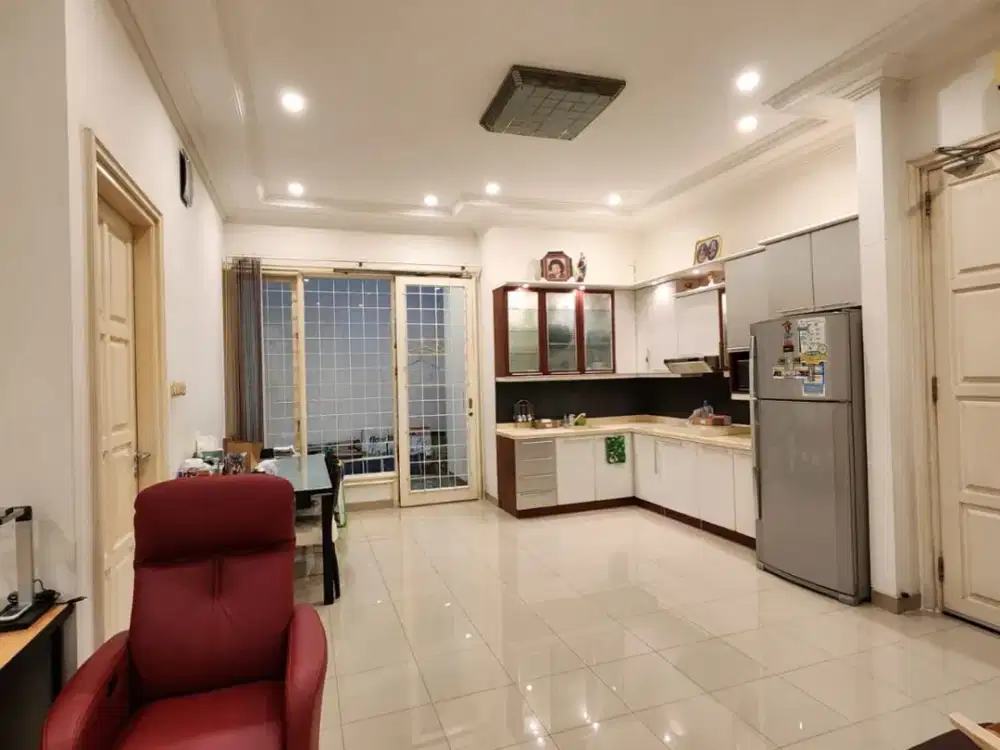 Furnished Rumah di International Village - Citraland Dekat Gwalk