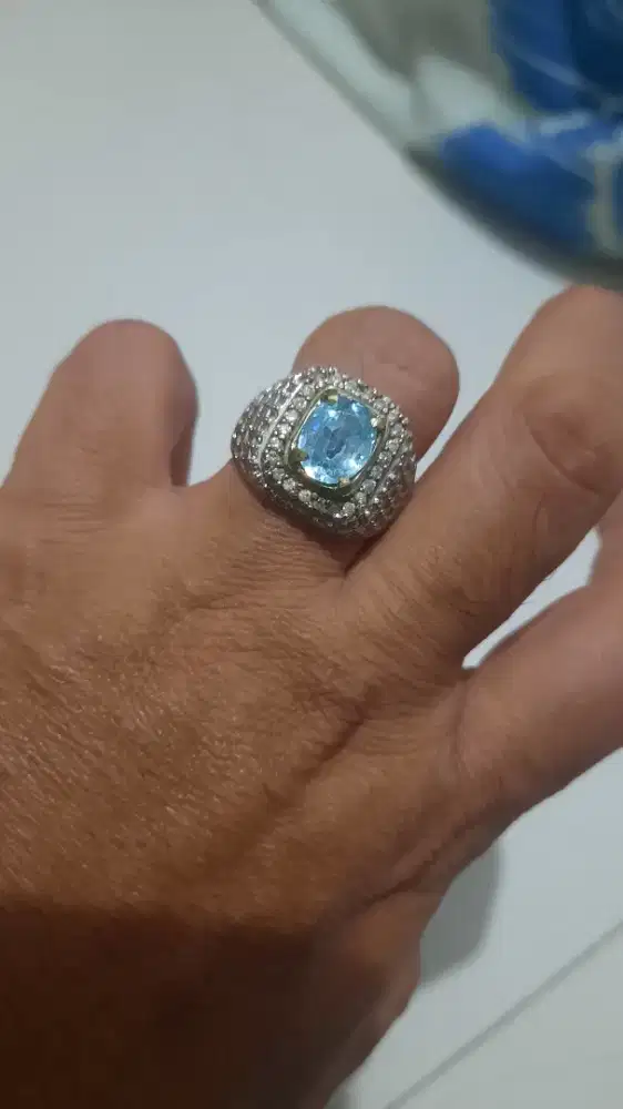 Topaz biru langit