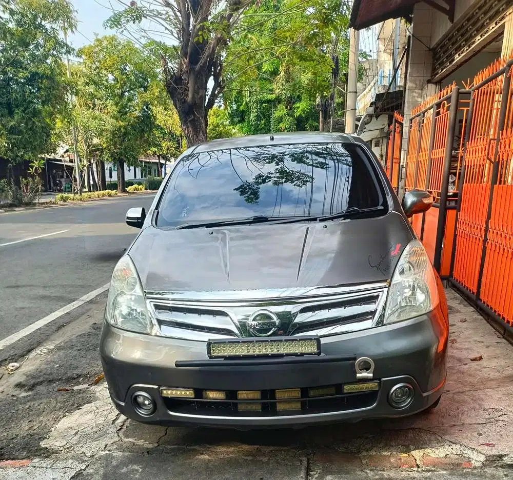Nissan Grand livina 2012 Bensin