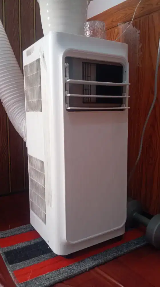 AC Portable 1 PK merek Midea