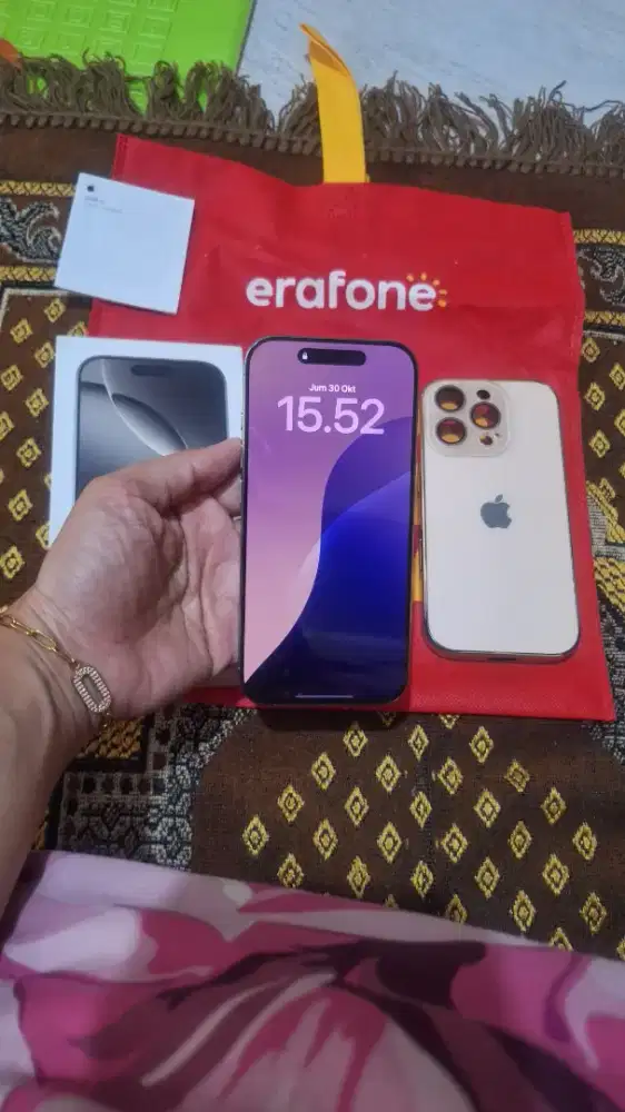 iPhone 16 Pro Resmi Erafone Mulus Lengkap Garansi Panjang BH 100%